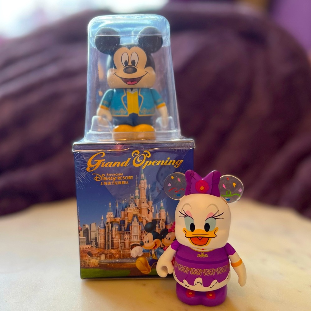 Disney Vinylmation Shanghai Resort Mickey and Daisy 3” Figures